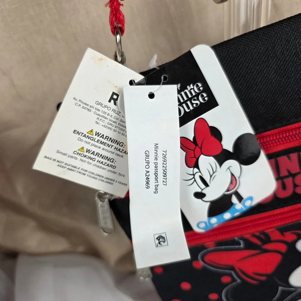 Disney Minnie Mouse Passport Crossbody Bag Black Red Roses‎ A24969 NWT